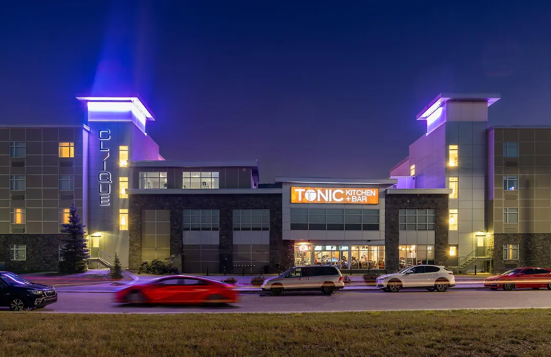 Applause Hotel Calgary Airport By Clique-1