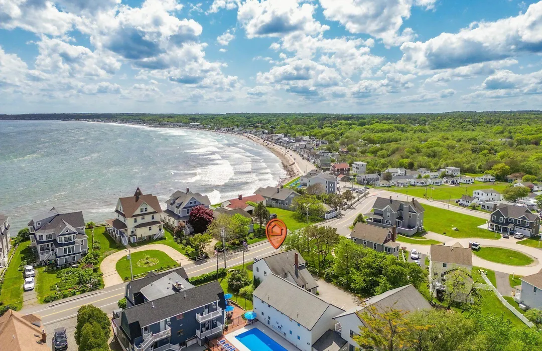 The Lighthouse Inn & Suites-1