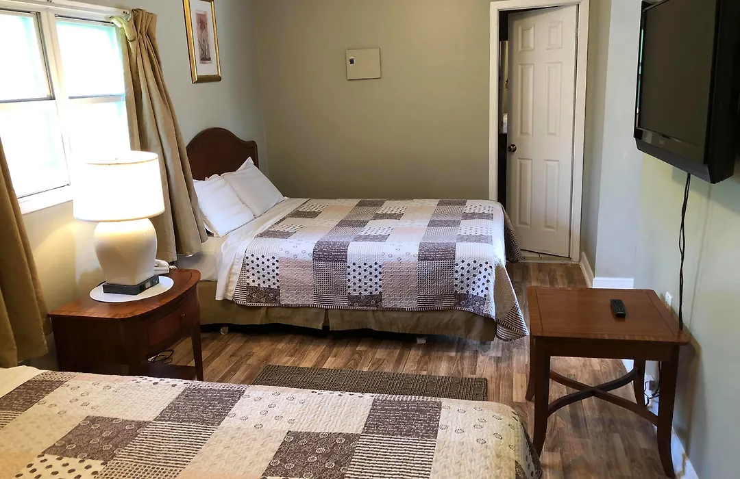Niagara Inn & Suites-1