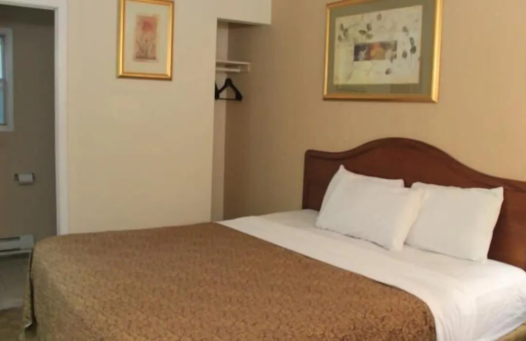 Niagara Inn & Suites-1