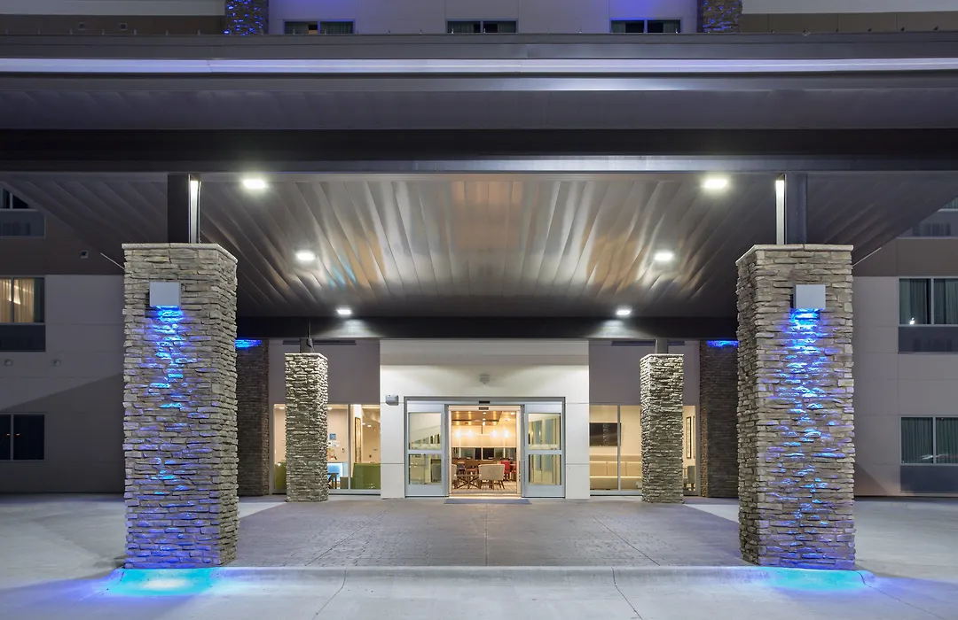 Holiday Inn Express & Suites - Rapid City - Rushmore South By Ihg-1