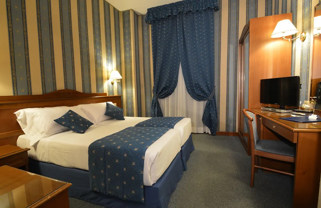 Hotel Montecarlo-1