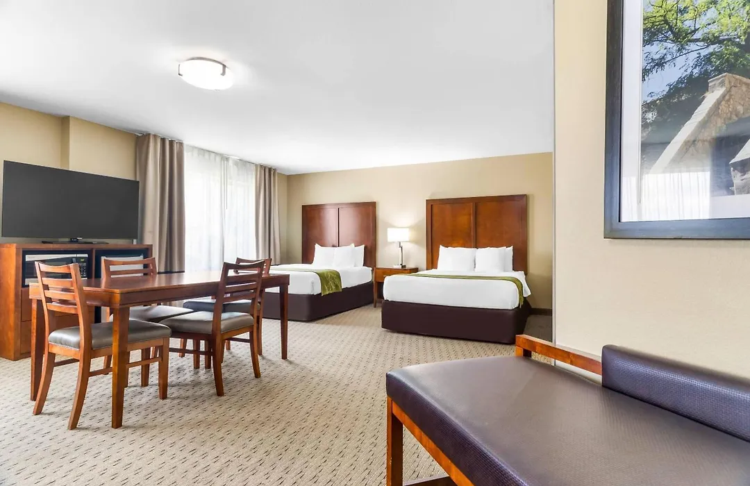 Comfort Suites-1
