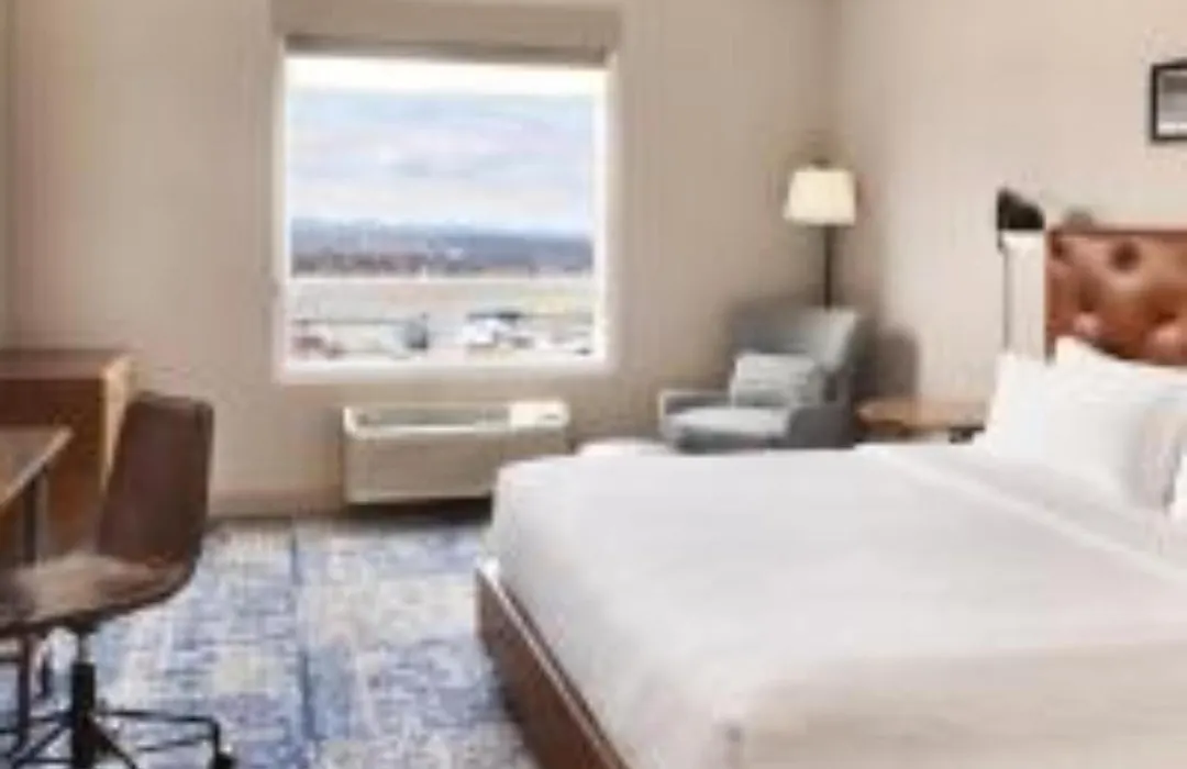 Four Points By Sheraton Calgary Airport-1