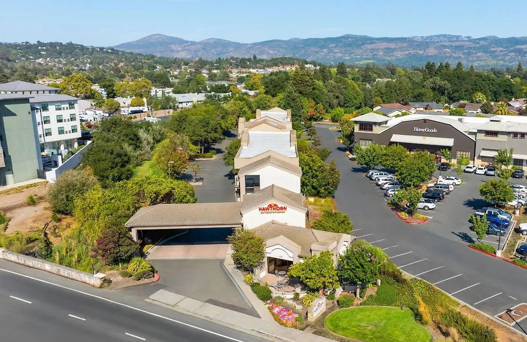 Hawthorn Suites By Wyndham Napa Valley-1