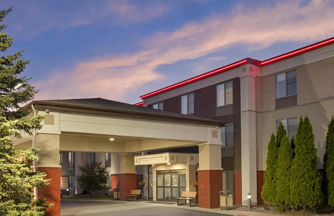 Best Western Plus Eau Claire Conference Center-1