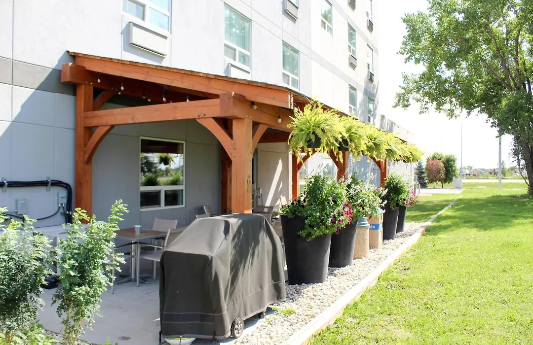 Super 8 By Wyndham Winnipeg East Mb-1