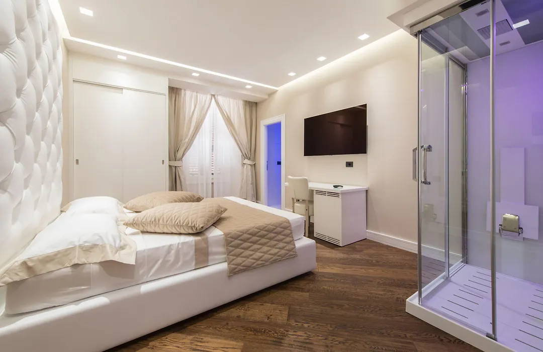 Lux Suites In Roma-1