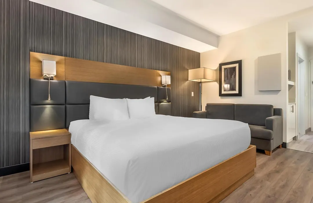 Executive Residency By Best Western Calgary City View North-1