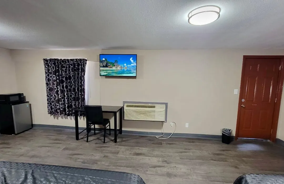 Budget Inn & Suites-1