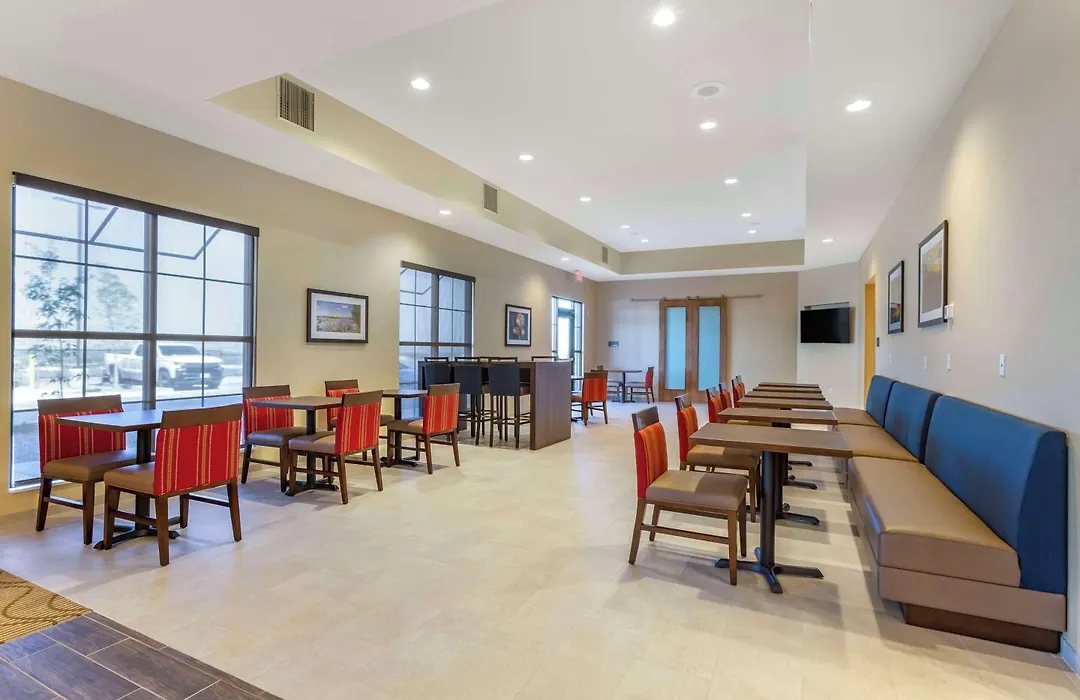 Comfort Suites Albuquerque Airport-1