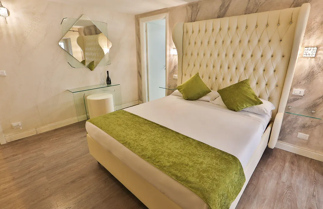 Grottini Luxury Suites ~ Pantheon-1