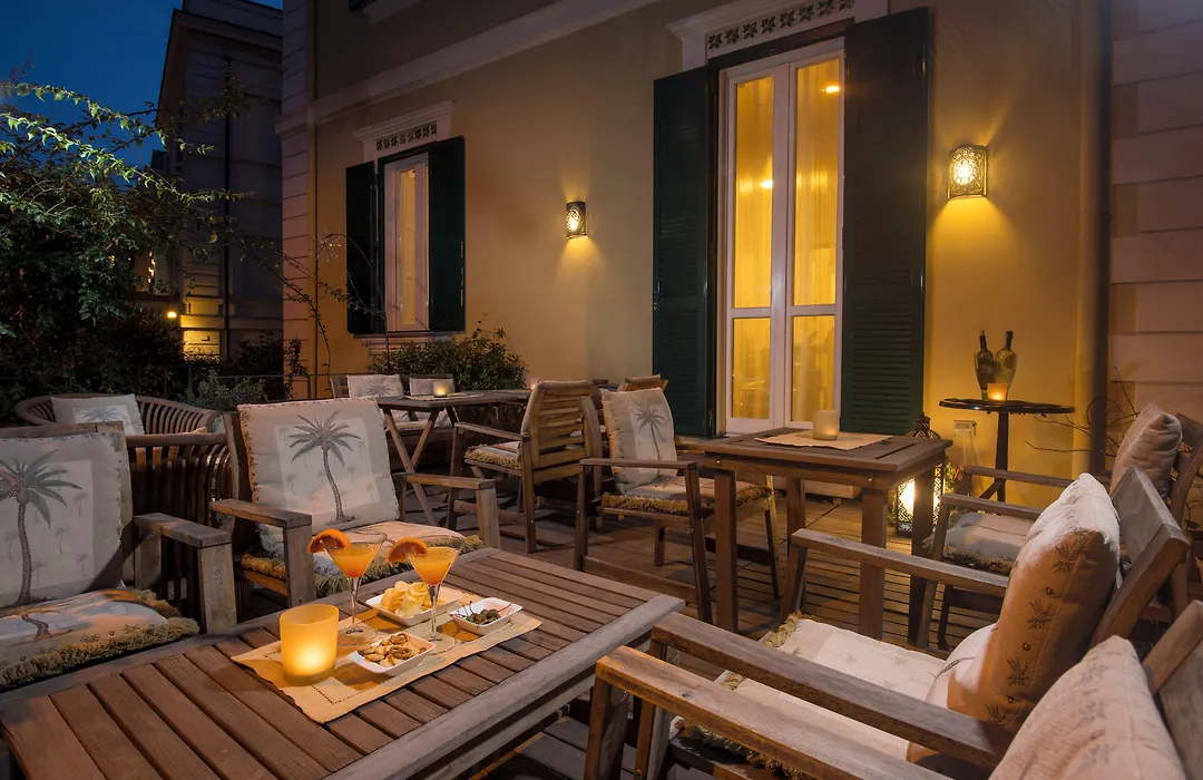Palm Gallery Hotel-1