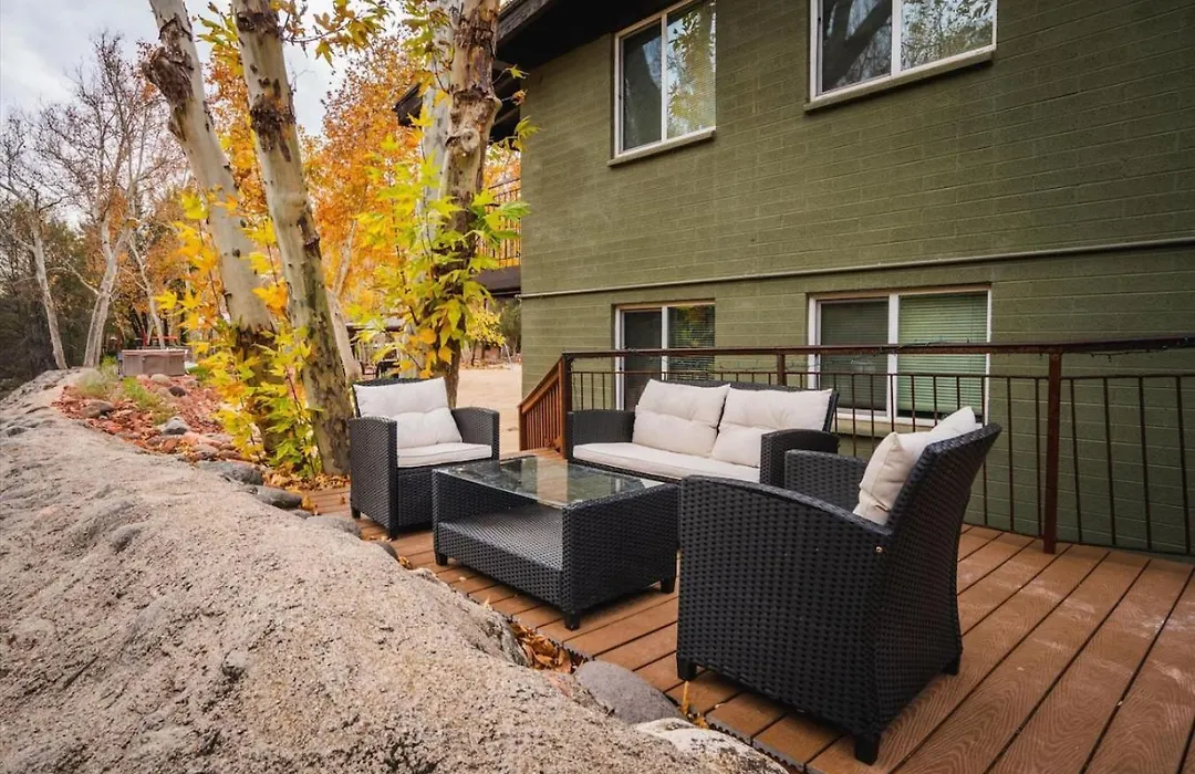 18 Creekside Retreat-1