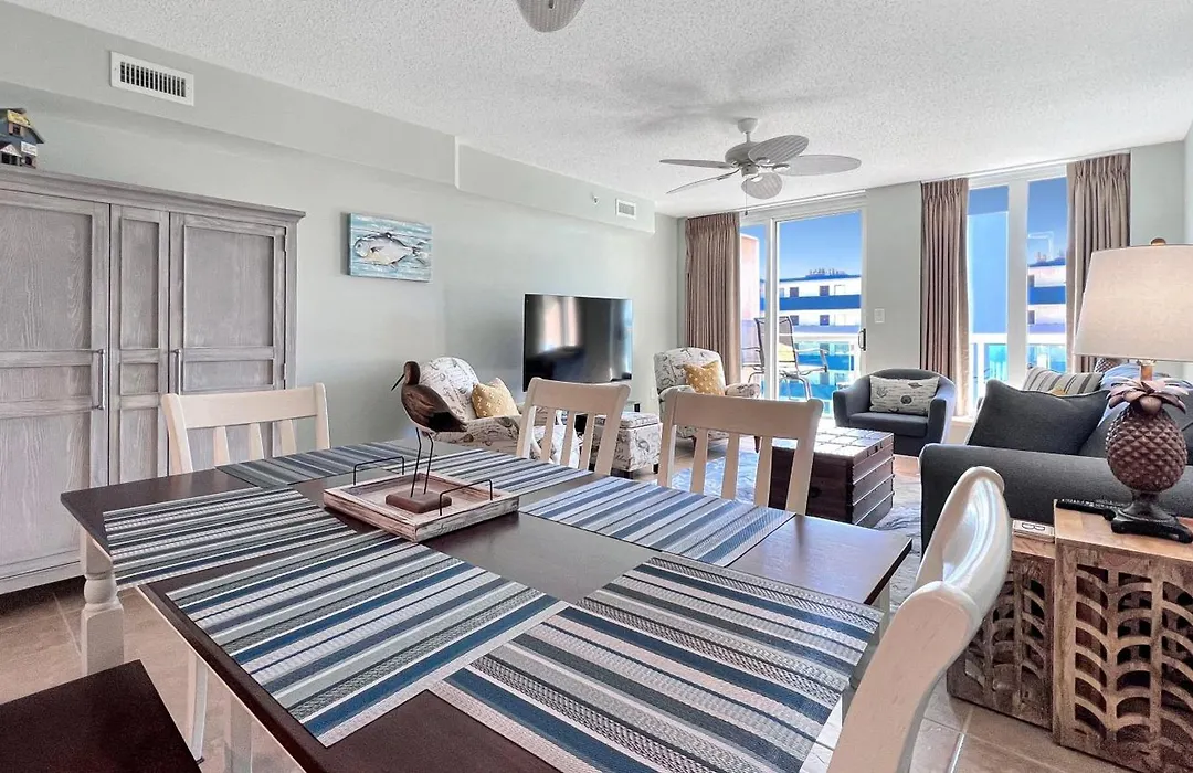 Malibu Pointe - 602-1