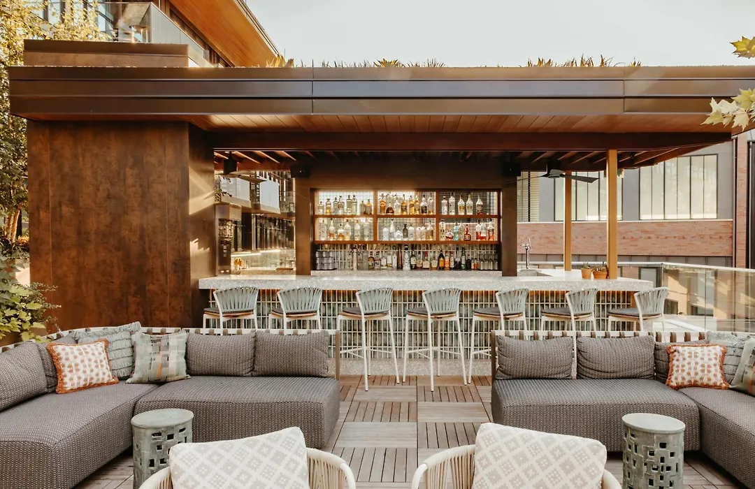 Bowie House, Auberge Collection-1