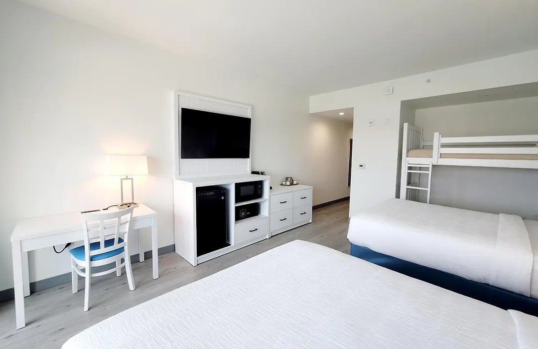 Charthouse Clearwater Beach Marina Hotel-1