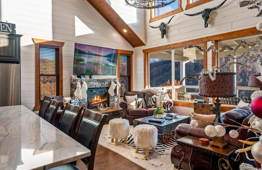 Gatlinburg Splash Home Theater Heated Indoor Pool Game Room-1