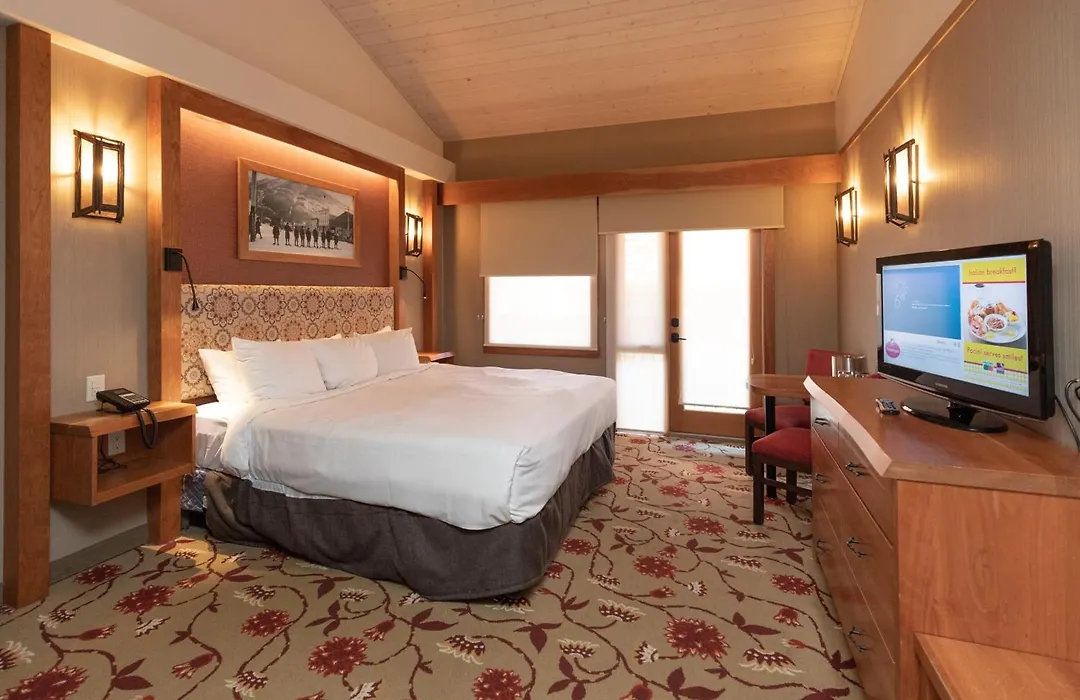 Banff Ptarmigan Inn-1