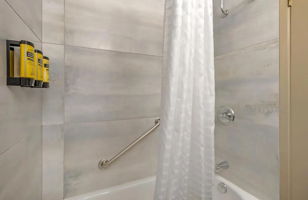 Best Western Plus Pembina Inn & Suites-1