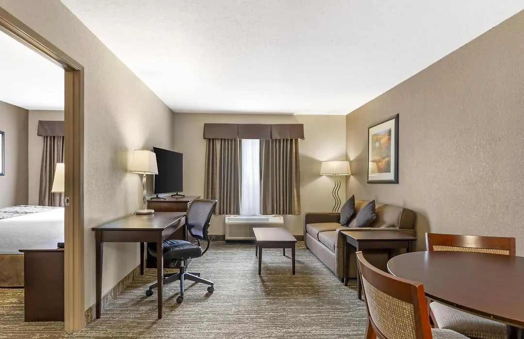 Best Western Plus Pembina Inn & Suites-1