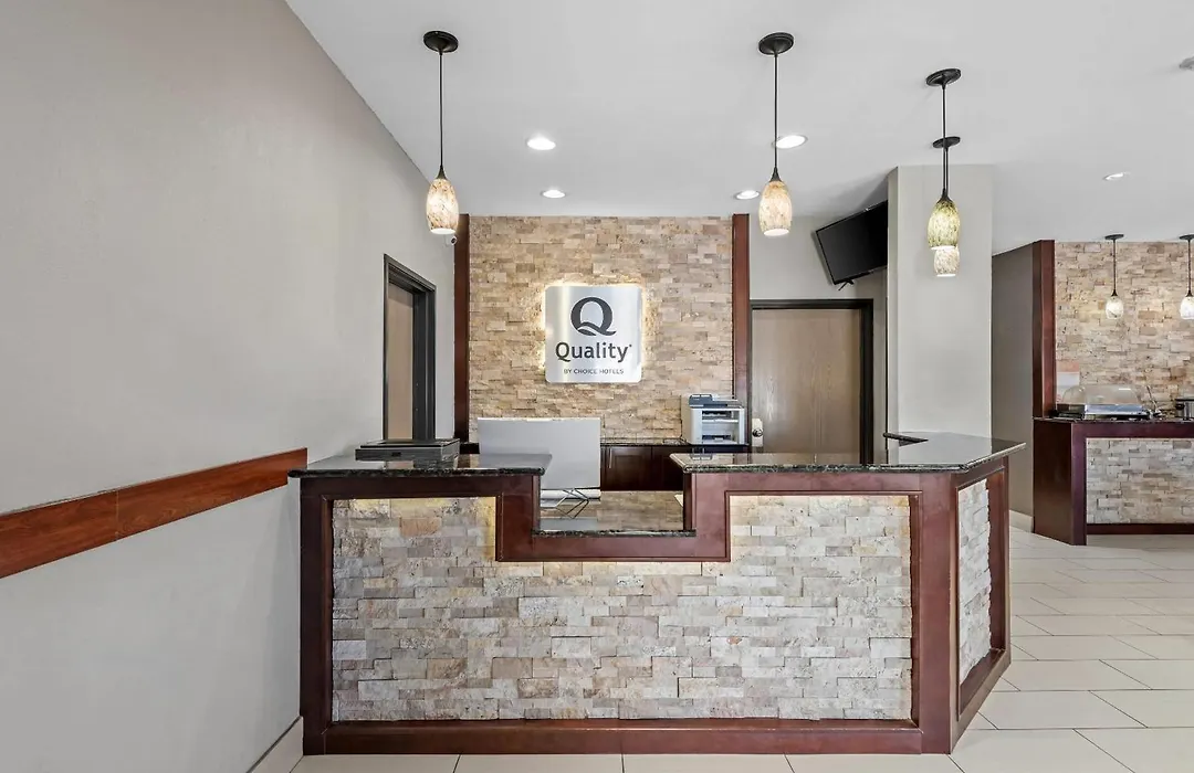 Quality Inn & Suites Des Moines Airport-1