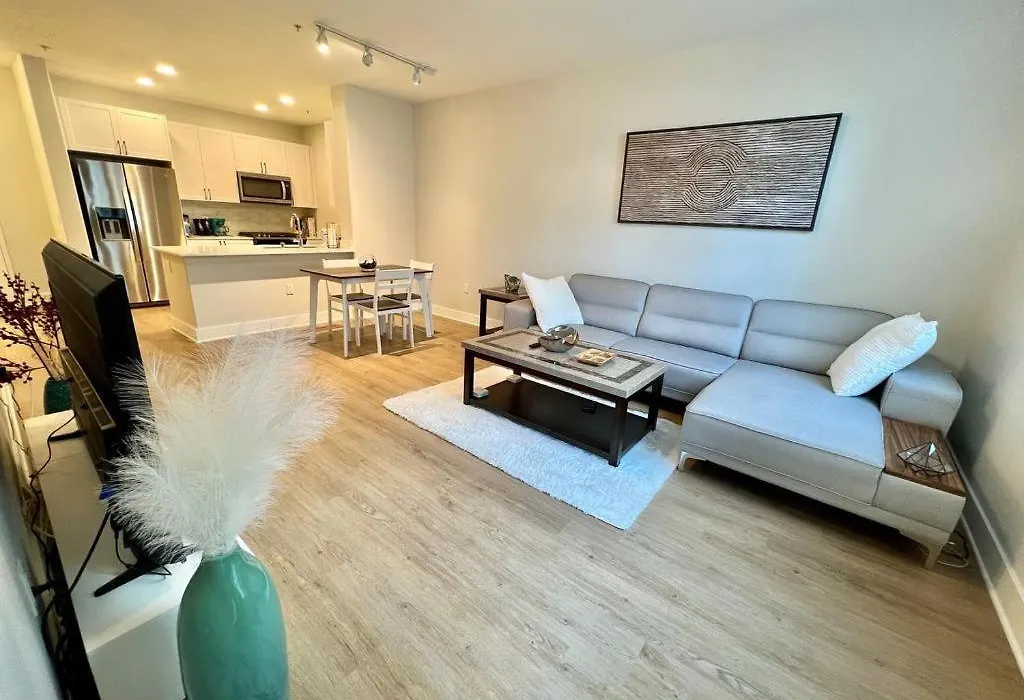 Miracle Mile Apartments-1