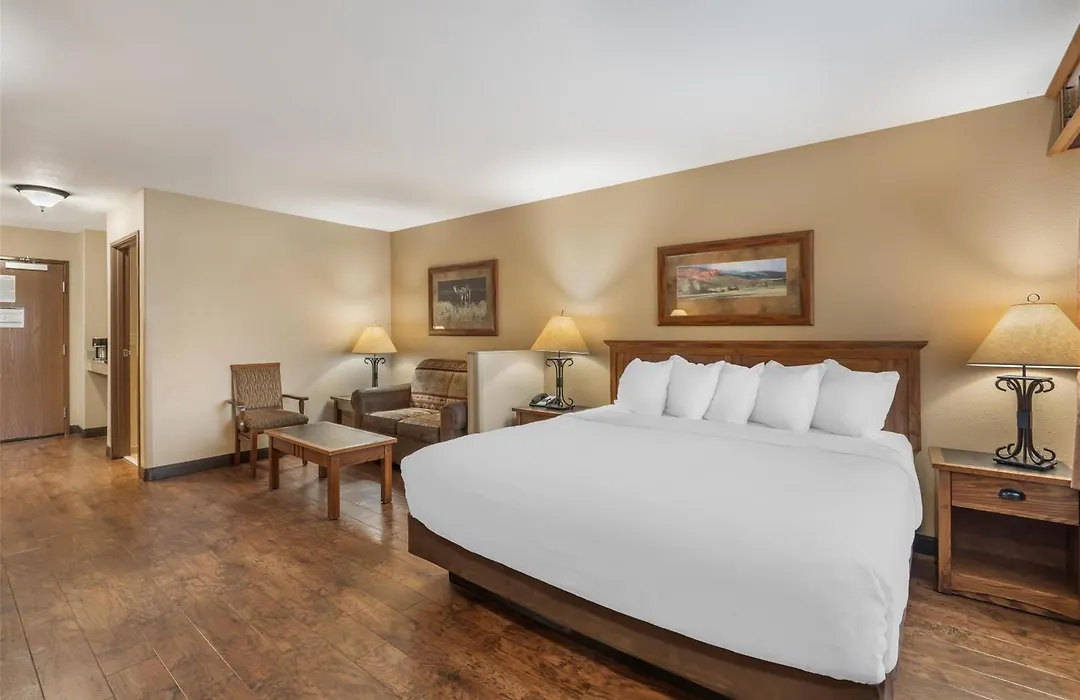Best Western Plus Kelly Inn & Suites-1