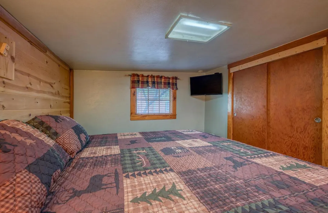 Coyote Cabin - Private Hot Tub - Upper Canyon-1