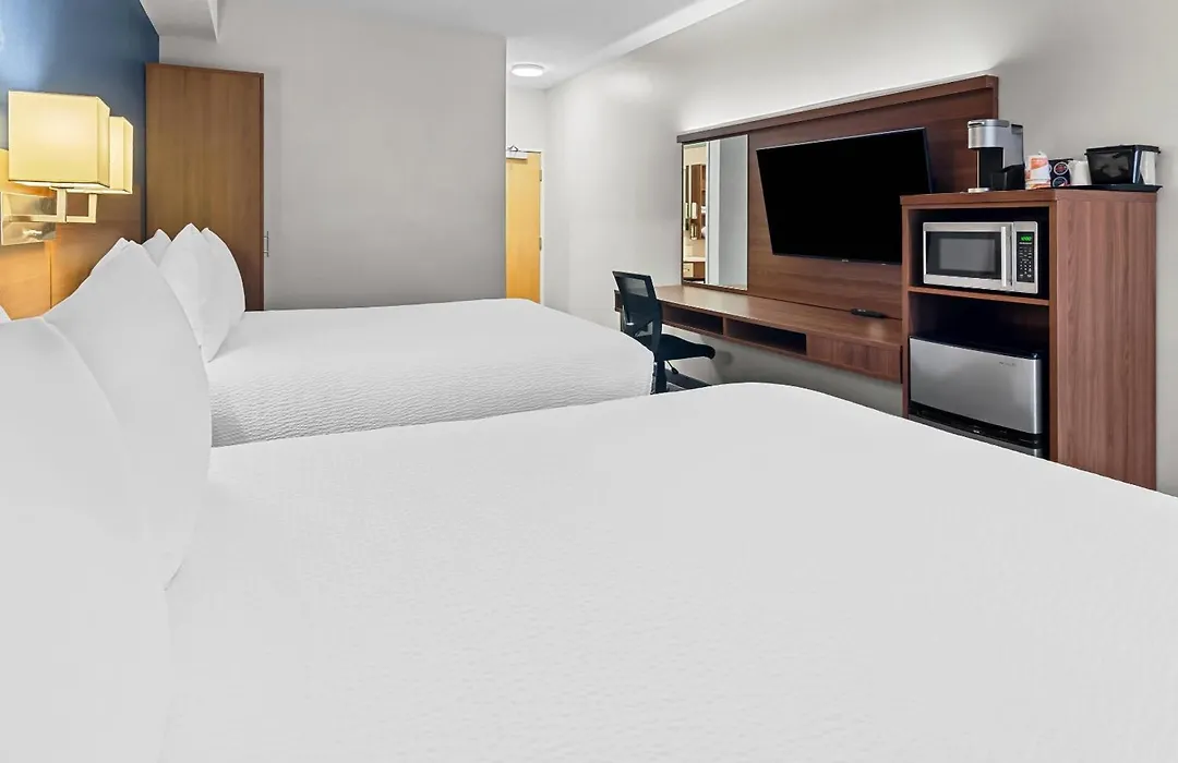 Park Inn By Radisson, Kelowna-1