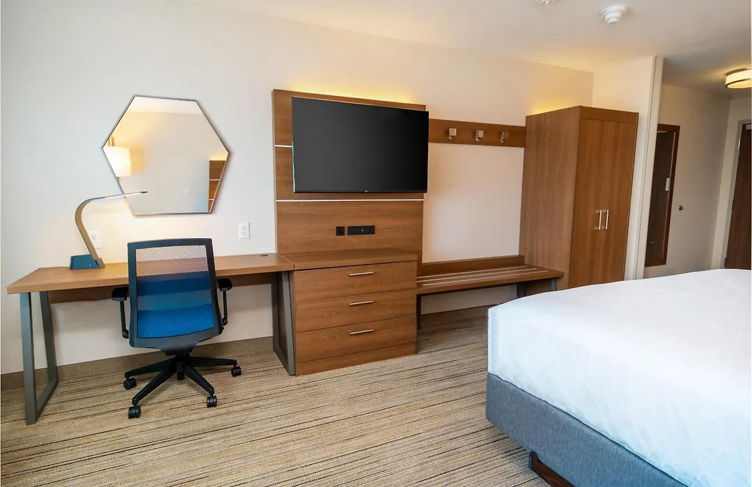 Holiday Inn Express & Suites - Las Vegas - E Tropicana By Ihg-1