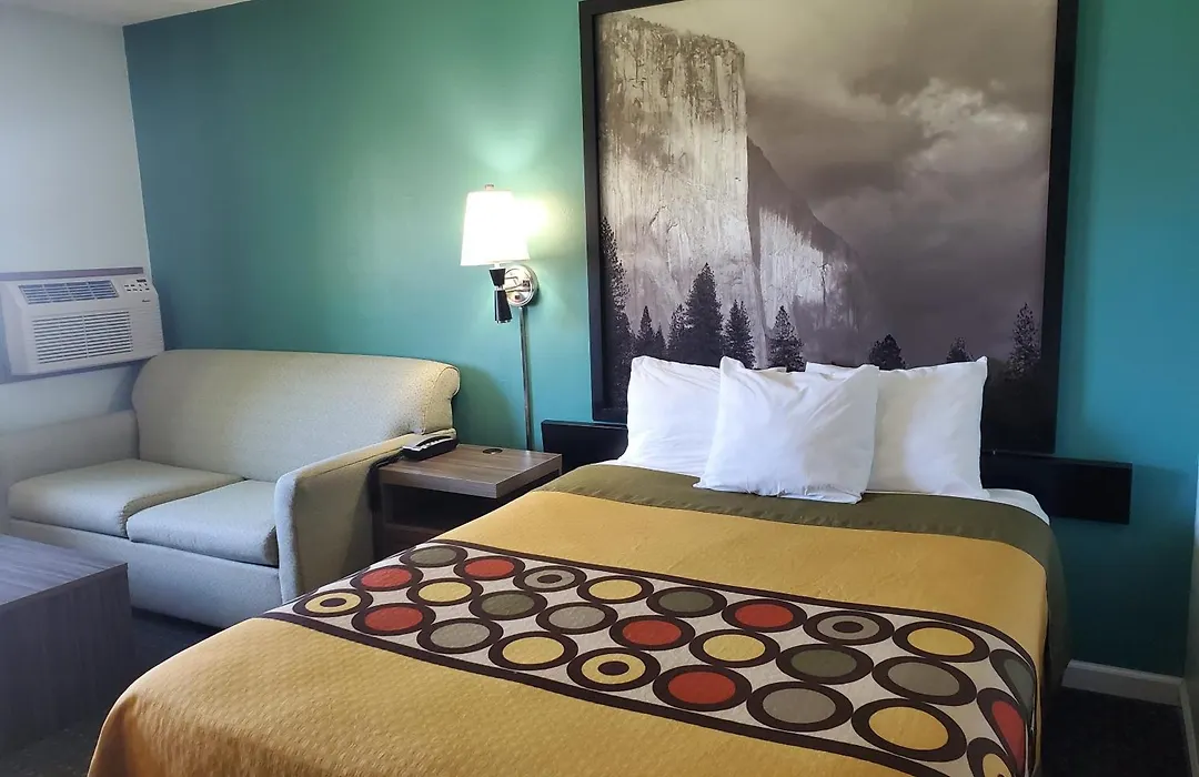 River Hill Inn & Suites-1