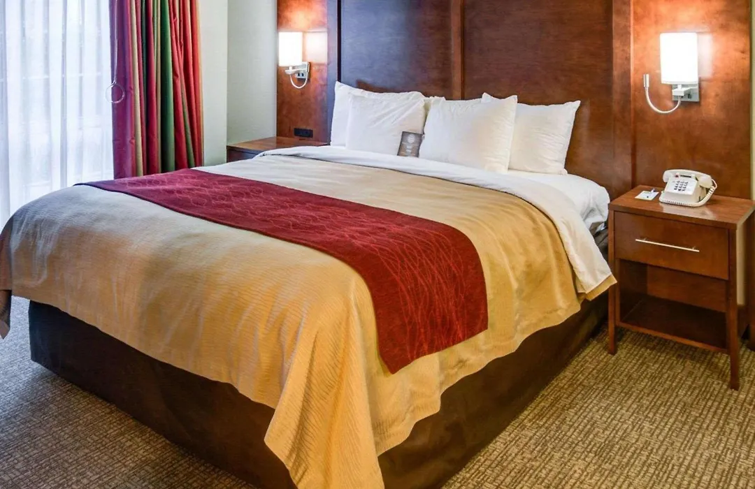 Comfort Inn Redding Near I-5-1