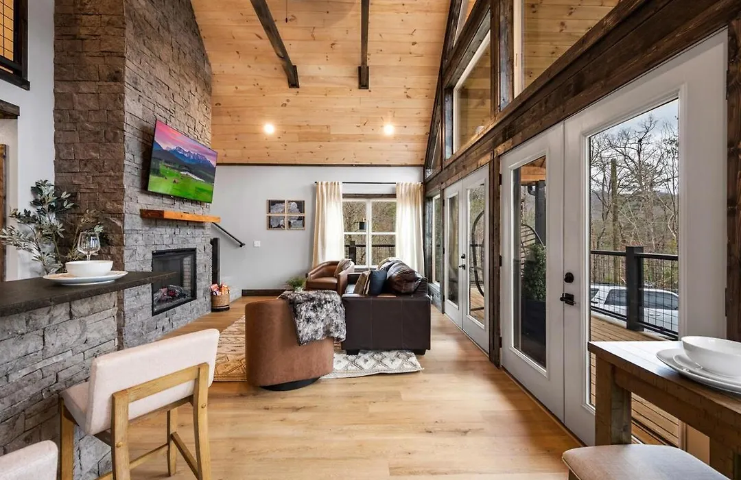Modern, Cozy Cabin With Views And Hot Tub-1