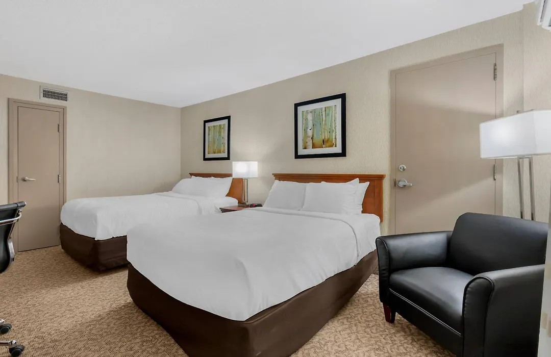Clarion Hotel & Suites-1