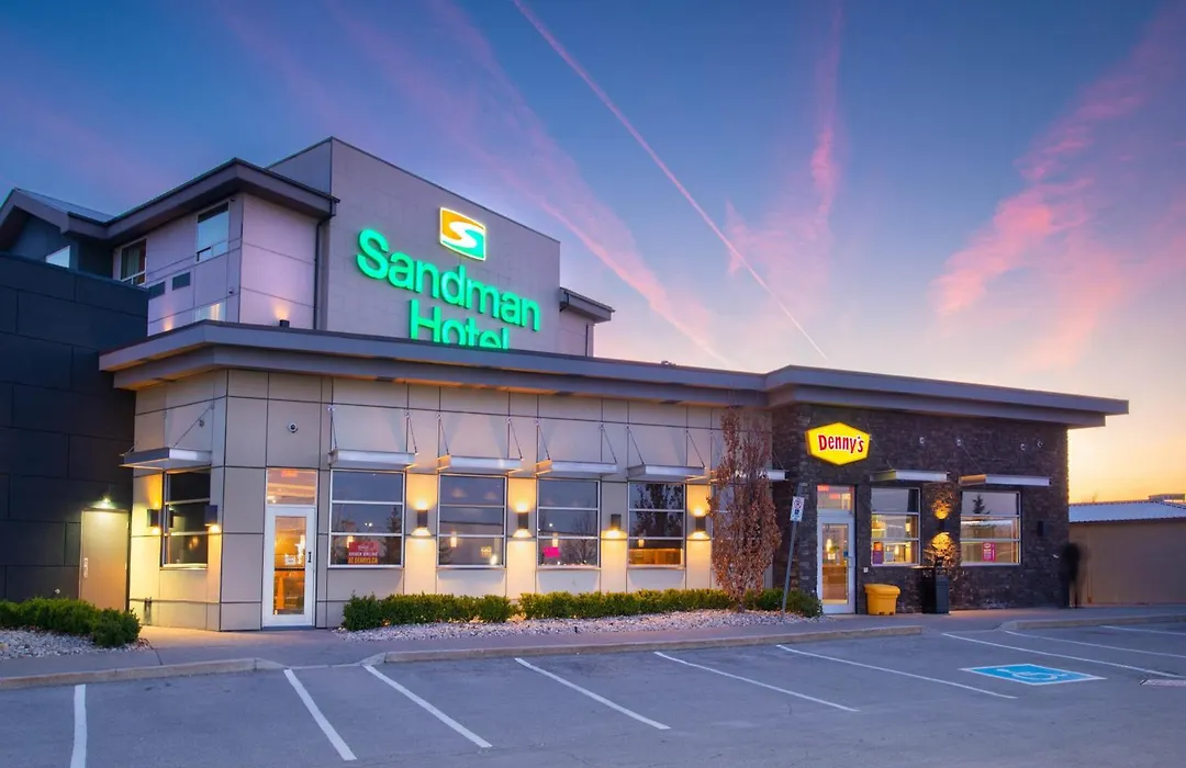 Sandman Hotel Oakville-1