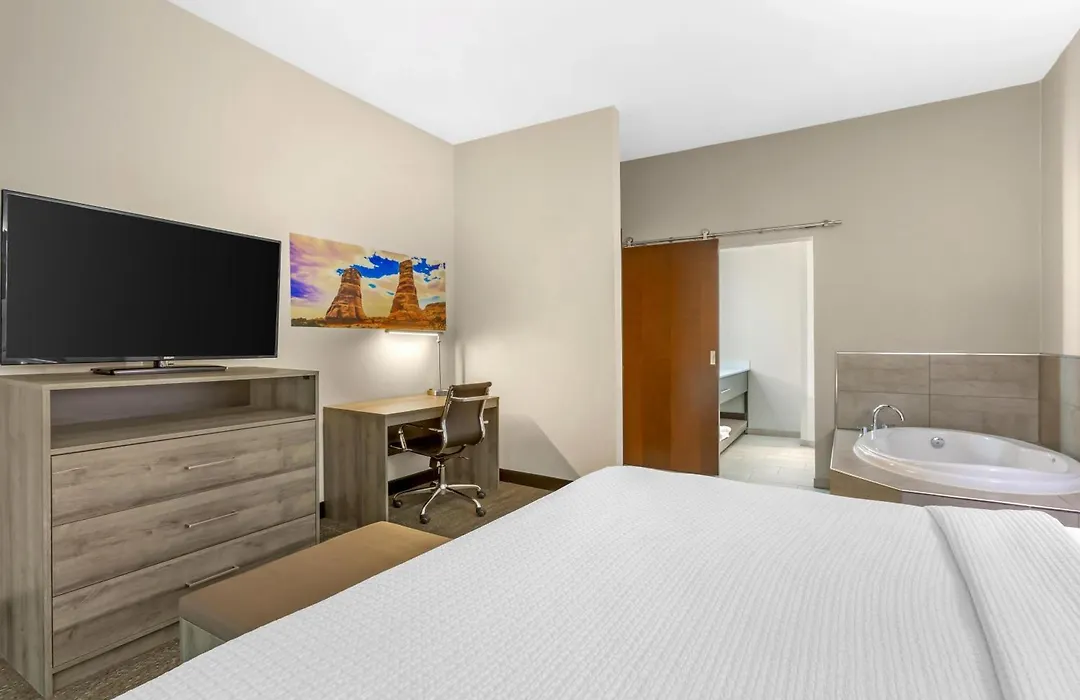 Best Western Plus Executive Residency Phoenix North Happy Valley-1