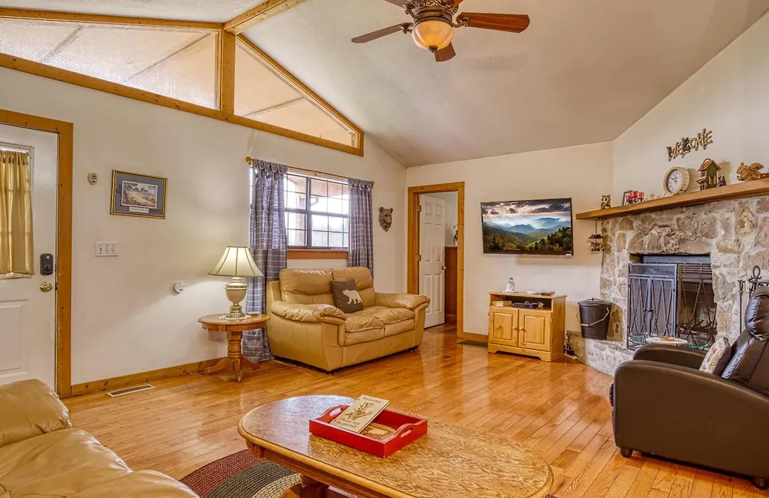 Amazing Grace-Cozy Cabin Retreat In The Smokies-1