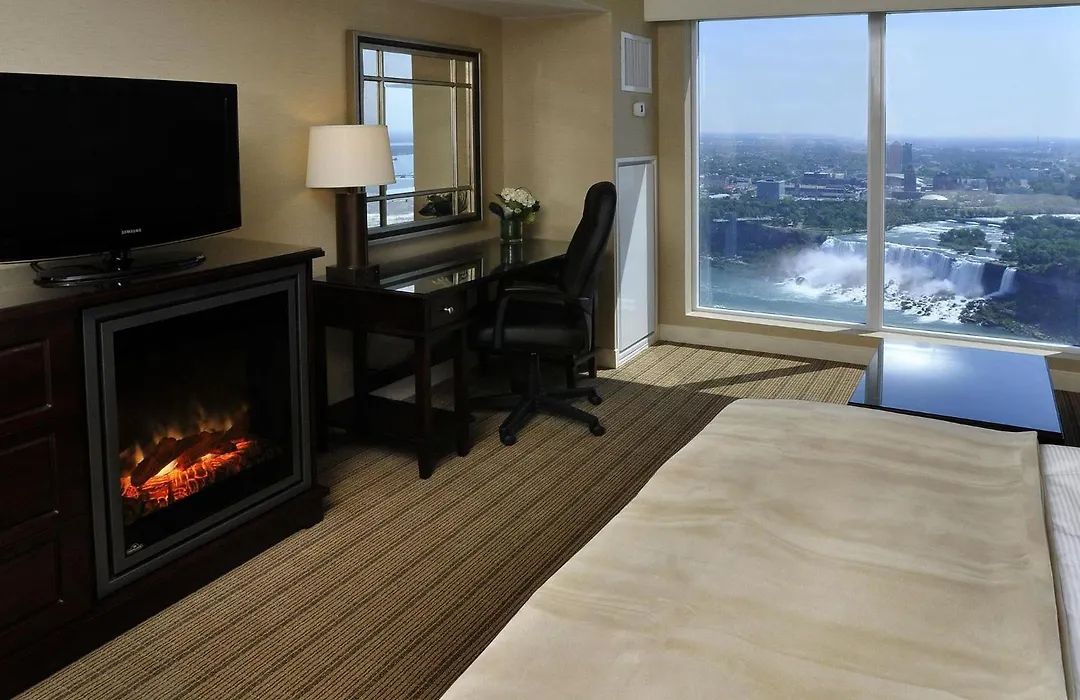 Hilton Niagara Falls/ Fallsview Hotel And Suites-1