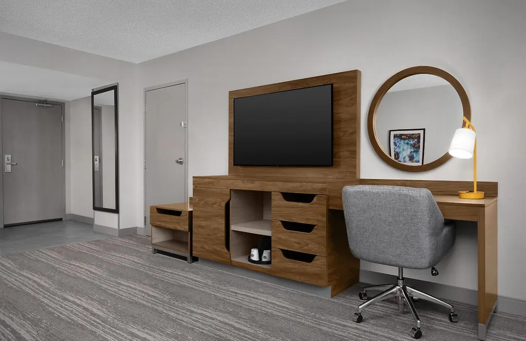 Hampton Inn & Suites Denver-Cherry Creek-1