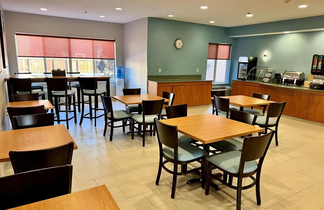 Days Inn & Suites By Wyndham Madison-1