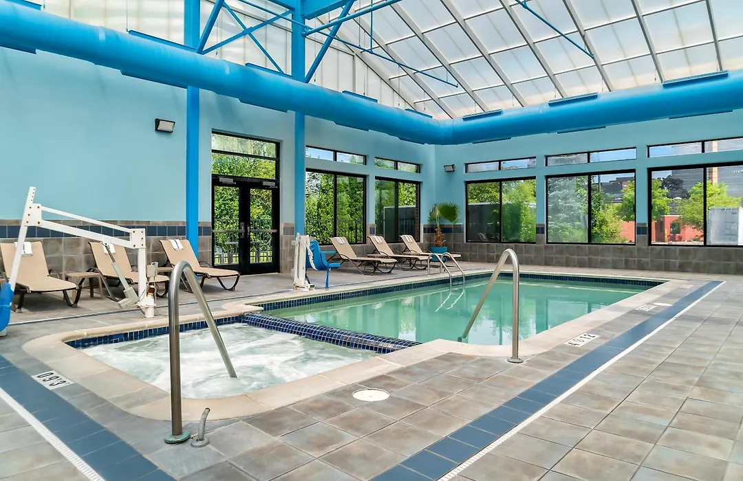 Holiday Inn Express & Suites Southfield - Detroit-1