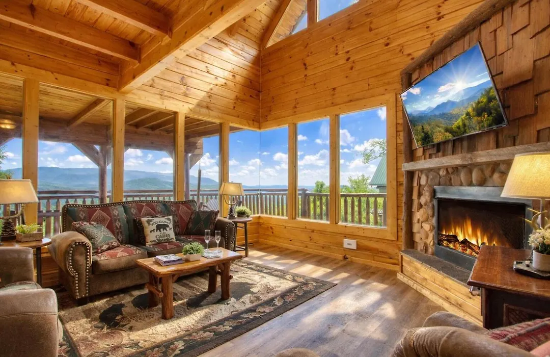 Eagles View, Free Attraction Tickets, Breathtaking Mountain Views, Hot Tub, Wifi!!!-1