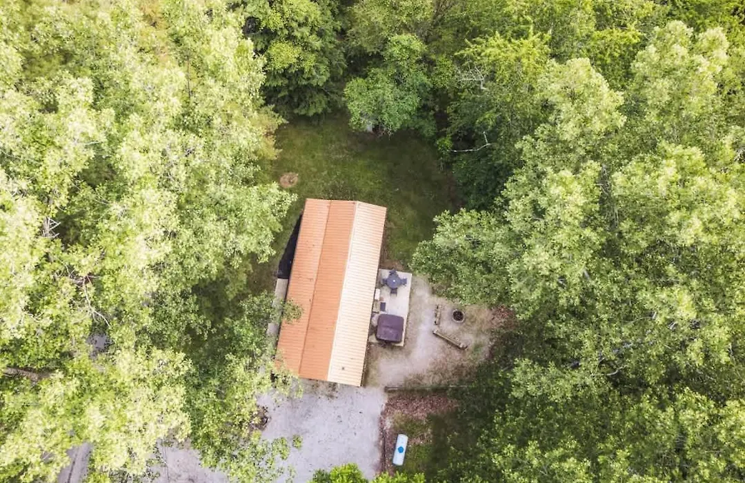 Copperhead Cabin- Hocking Hills Hot Tub Games-1