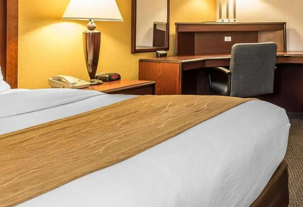 Quality Inn & Suites Zanesville City Center-1