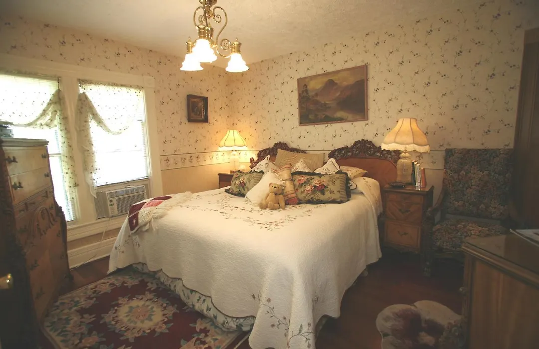 T C Smith Historic Inn Bed And Breakfast-1