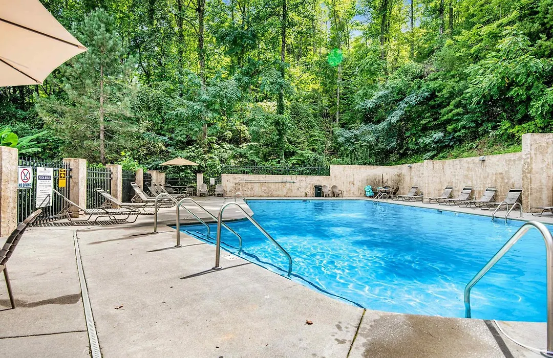 Spacious Cabin Sleep 28 Hot Tub Games Shared Pool-1