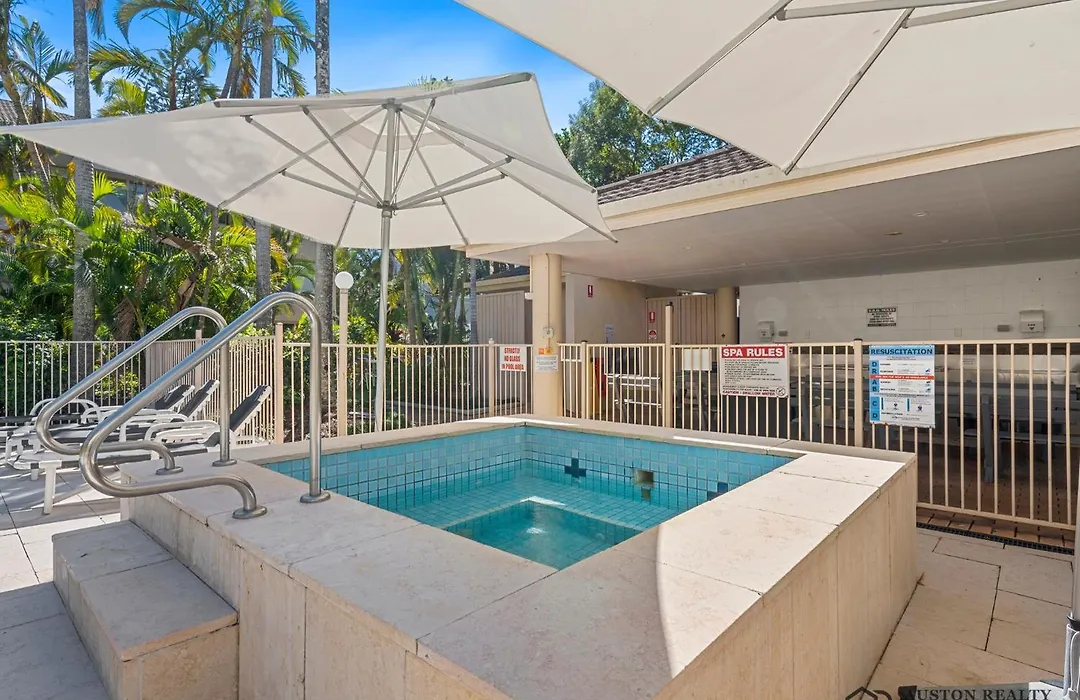 Miami Beachside Holiday Apartments-1