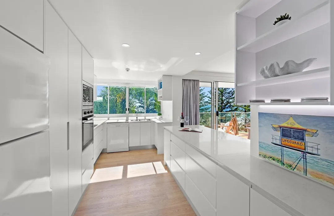 Pacific Regis Beachfront Holiday Apartments-1