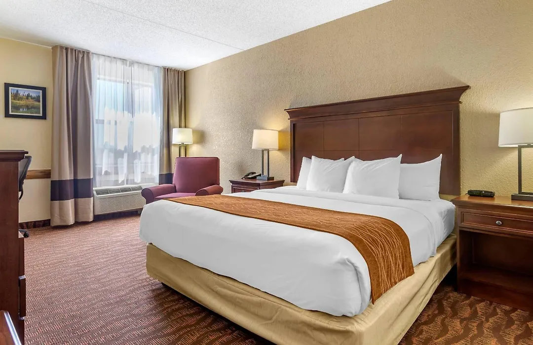 Comfort Inn & Suites Branson Meadows-1